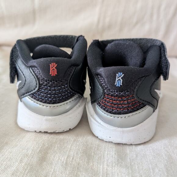 Toddler Nike Kyrie Infinity Fire and Ice Sneakers size 4c - Picture 3 of 7